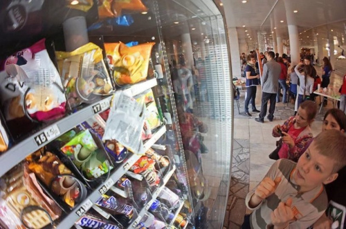 Организация дополнительного питания в школах через автоматы по выдаче пищевых продуктов (вендинговые аппараты).